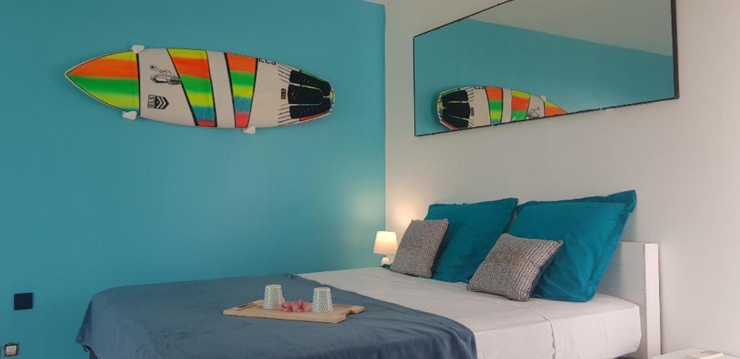 Tres Bel Appartement Avec Vue Mer, Acces Direct A La Plage Et Piscine Surveillee Saint-Francois  Exterior photo